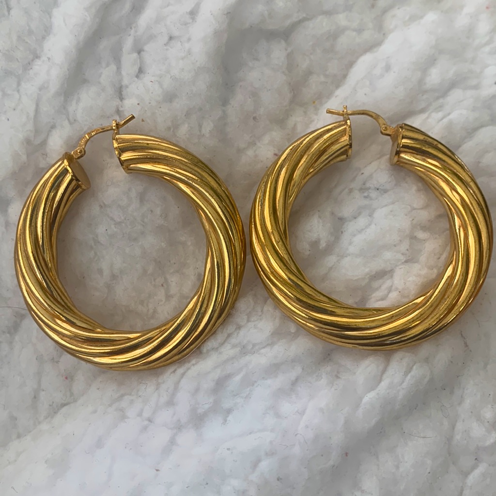 Trendy Swirl Gold Hoop Earrings 149$